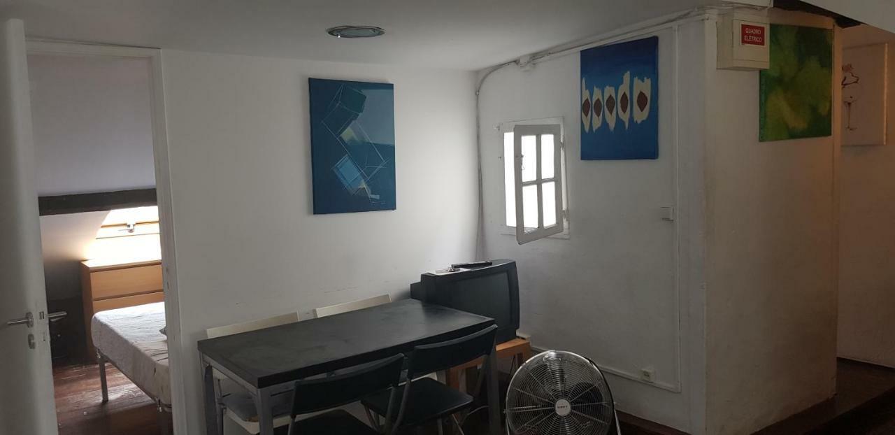 In Historic Apartment Lissabon